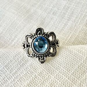 Light blue flower rhinestone ring - size 8